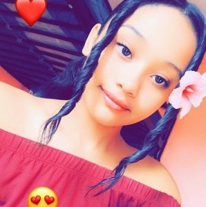 Meet your Posher, Esmeralda